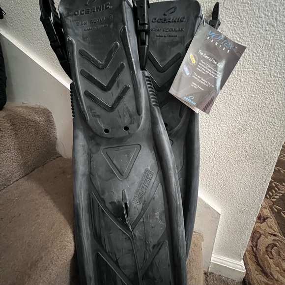 Oceanic Vortex V12 Split Fins Scuba, Freediving, Snorkeling, Swimming - Picture 4 of 4